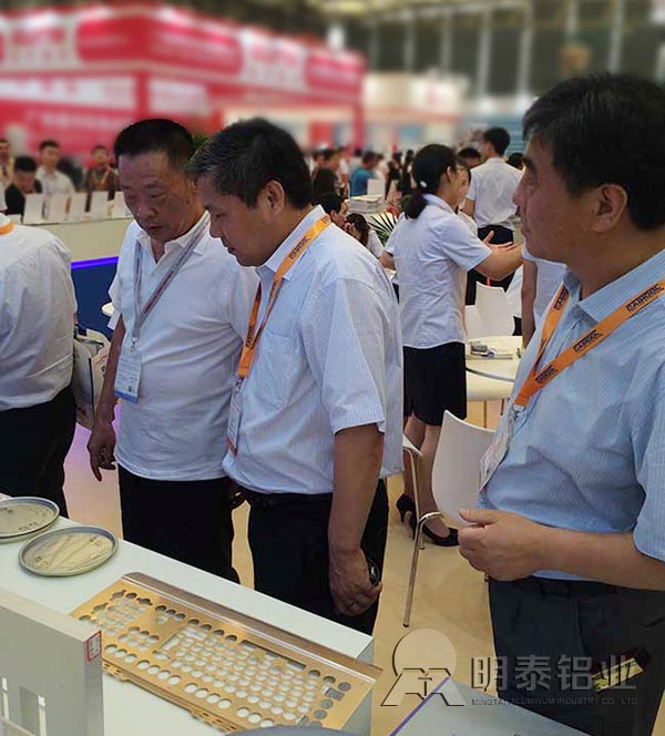 91香蕉下载IOS铝业展会现场